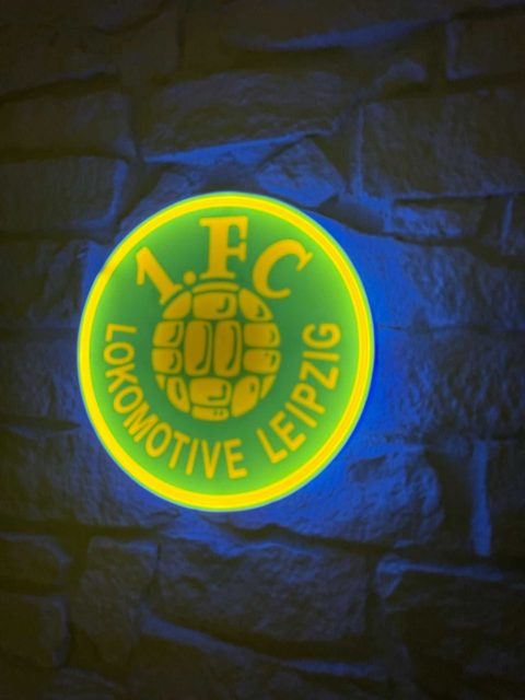 1. FC Lokomotive Leipzig LED-Leuchtschild mit 3D-Effekt und Lok-Logo als Fandeko