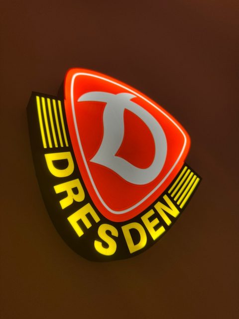 LED Leuchtschild Dynamo Dresden XL Größe mit Standfuß