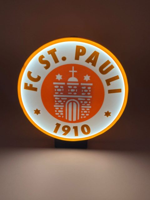 St. Pauli LED Wanddeko mit USB-Stromversorgung im Fanraum