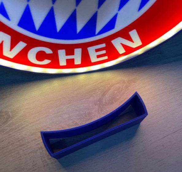 Bayern München LED-Schild mit Standfuß auf Regal