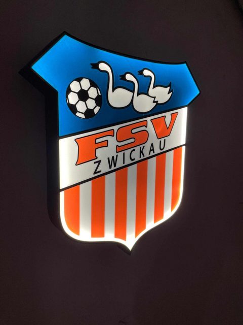 FSV Zwickau LED-Leuchtschild mit 3D-Effekt und Rot-Weiß Logo für Fanzimmer