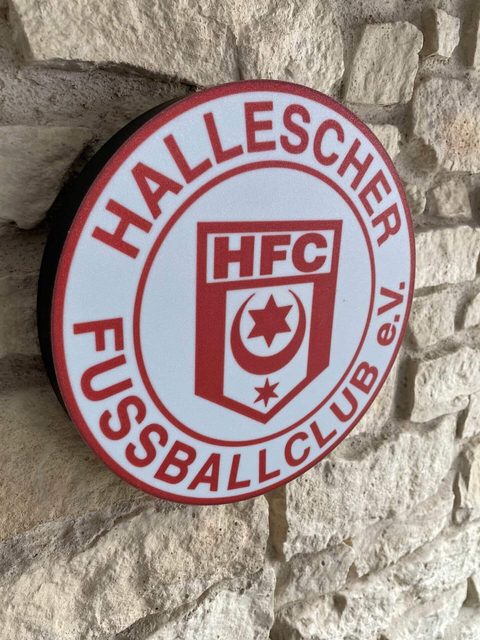 HFC LED Leuchtschild Größenvergleich Mittel und XL
