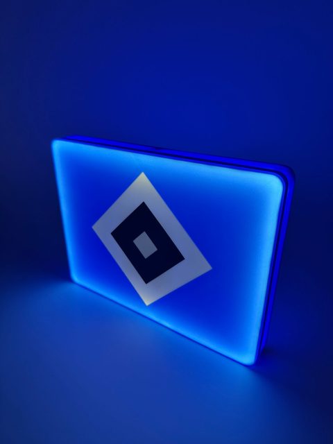 HSV Wanddeko Leuchtschild in verschiedenen Perspektiven