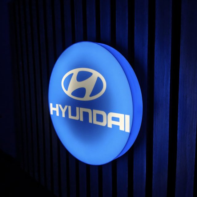 Hyundai LED-Leuchtschild Wanddeko Autodeko Geschenk