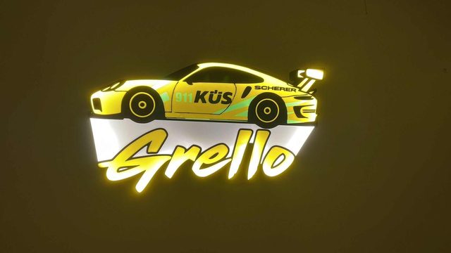 Manthey Grello 911 LED-Lichtbox mit warmem Licht und Standfuß für Motorsport-Fans