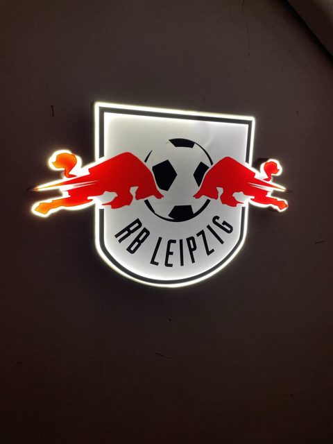 RB Leipzig LED-Leuchtschild mit offiziellem Logo und 3D-Effekt