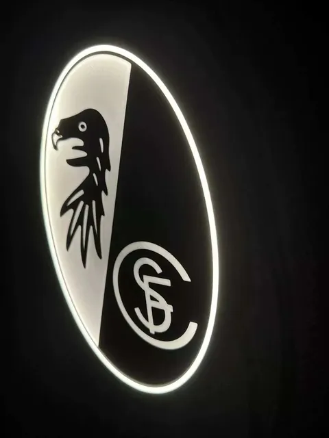 SC Freiburg LED-Leuchtschild Größenvergleich Mittel und XL
