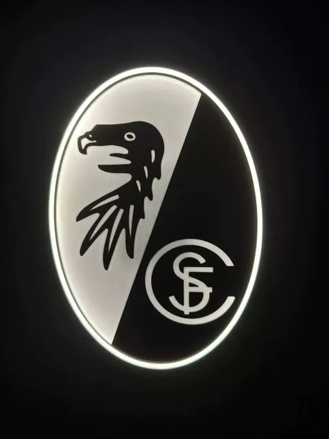 SC Freiburg LED-Schild Detailansicht mit Vereinslogo