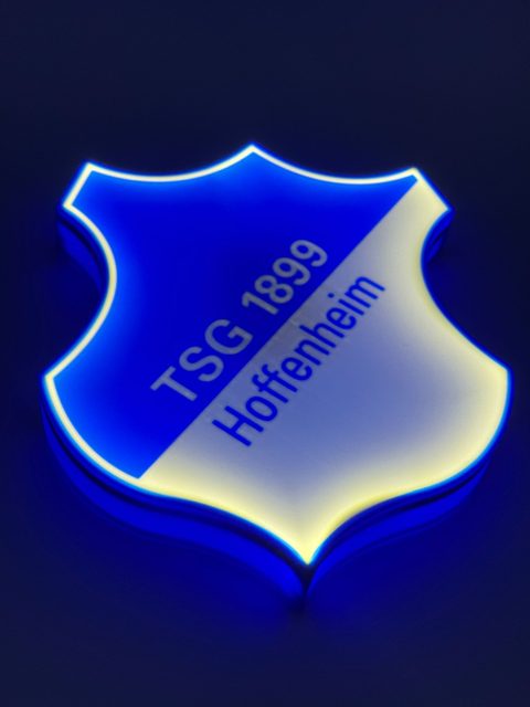 Hoffenheim LED-Leuchtschild Größenvergleich 24 cm und 34 cm