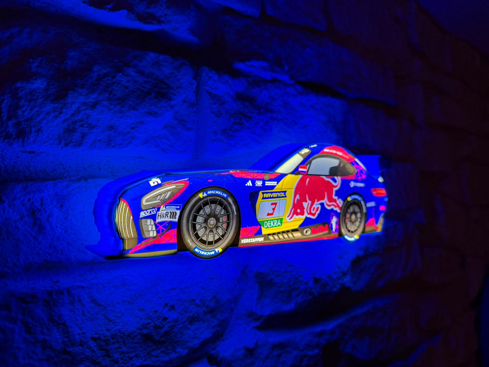 Verstappen Red Bull AMG GT3 LED-Lichtbox – Mockup, Wandbeleuchtung im Wohnraum